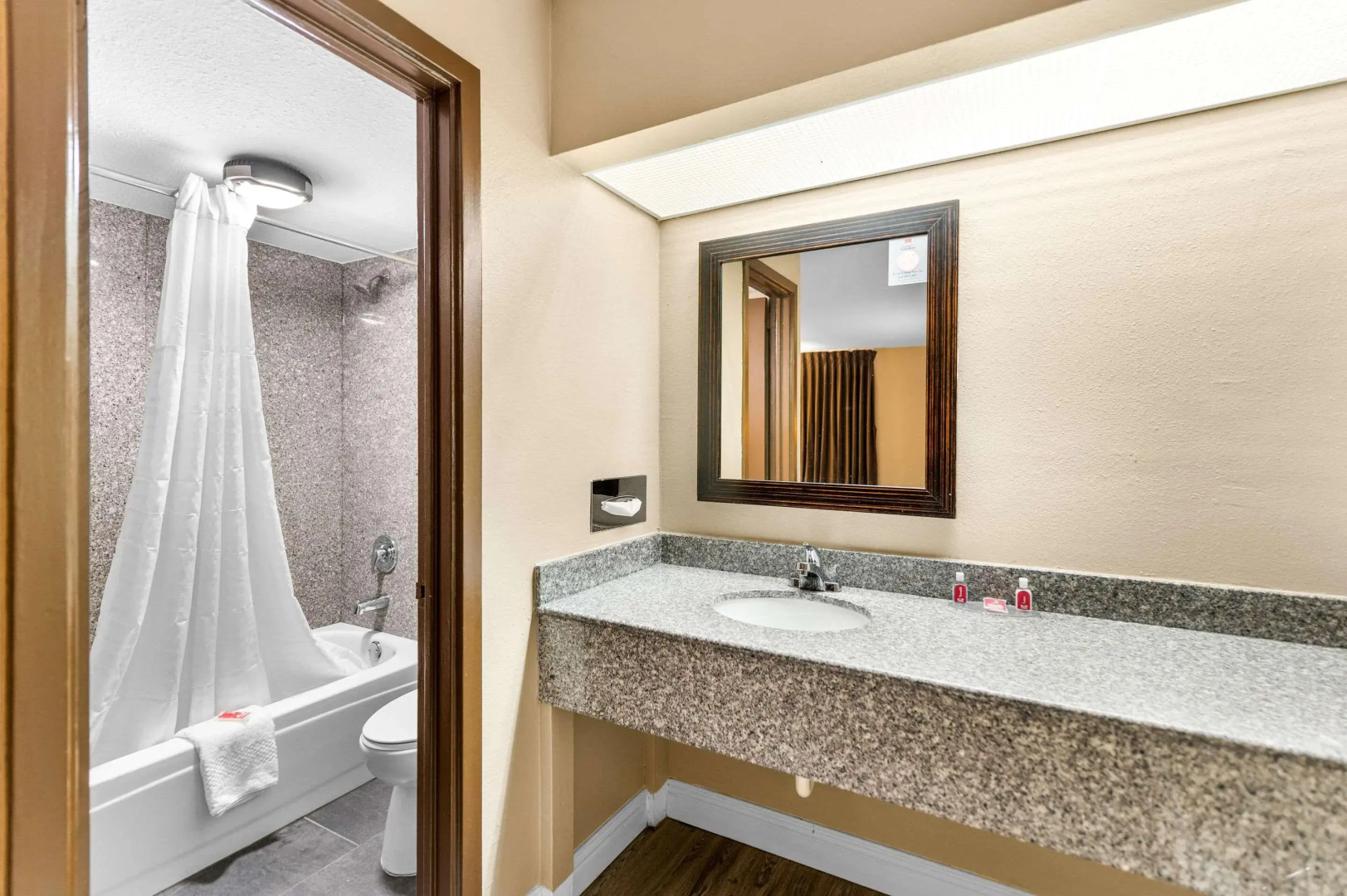 Econo Lodge Texarkana I-30