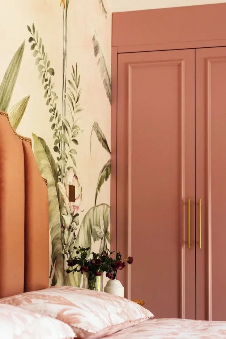 Thames Mansion - River View