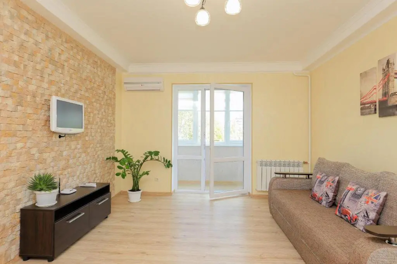 Apartment on Obolonskiy Prospect 16V