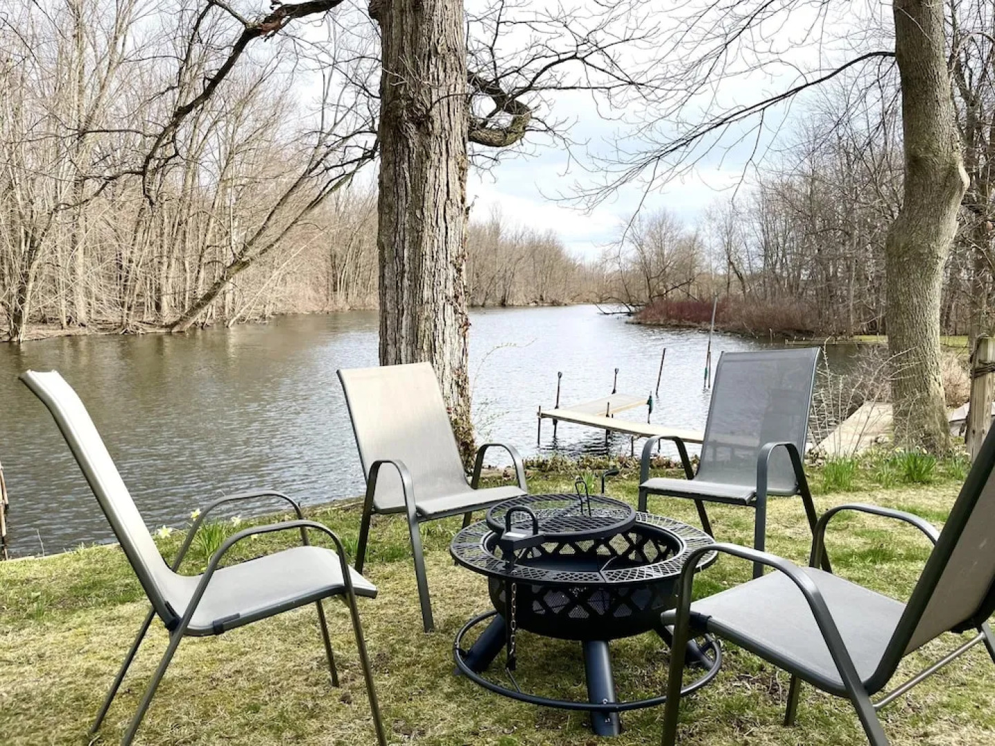 Relaxing Riverside 10 Minutes to Shipshewana