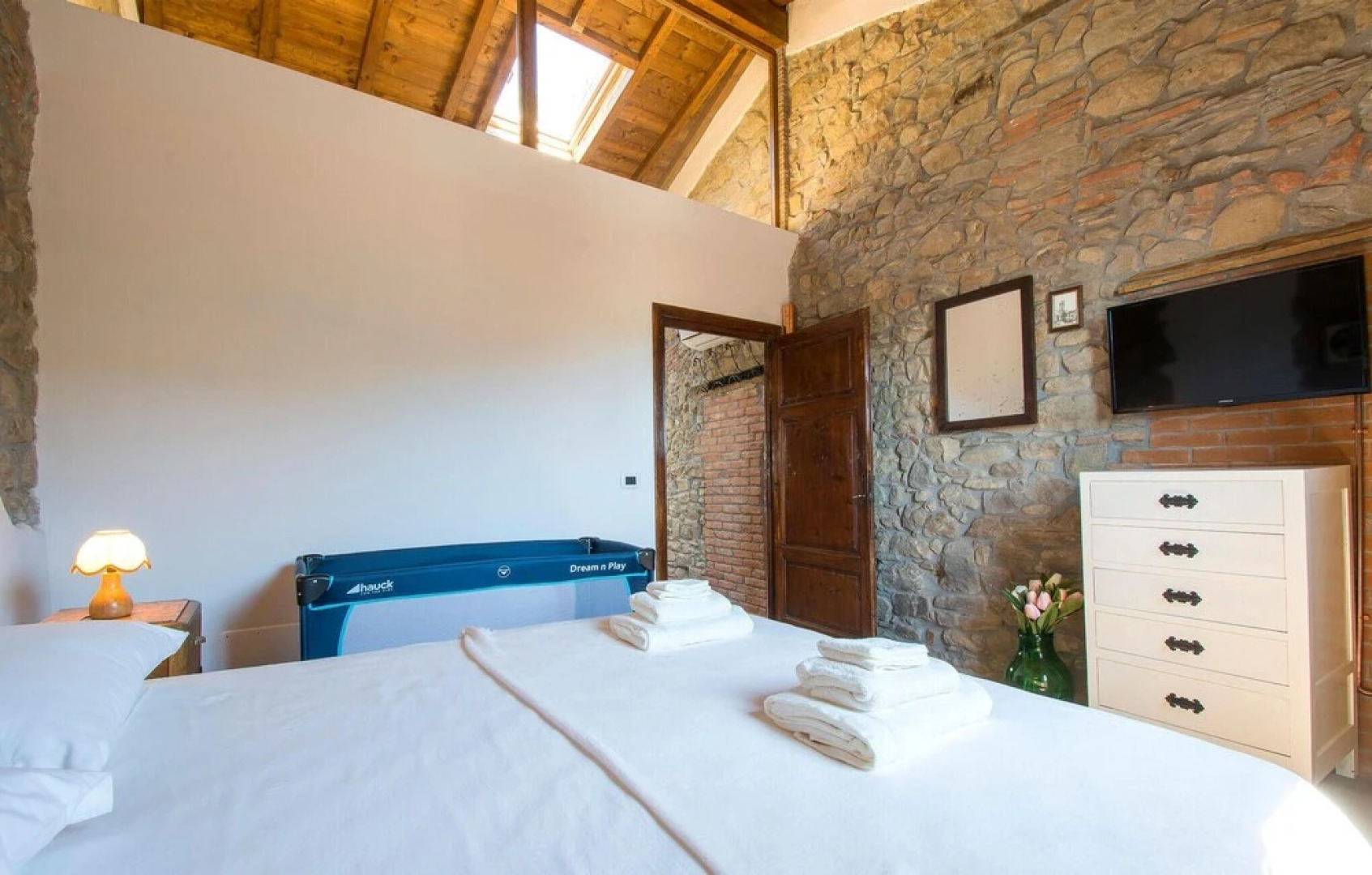 Nice Apartment in Benabbio with Hot Tub & 3 Bedrooms