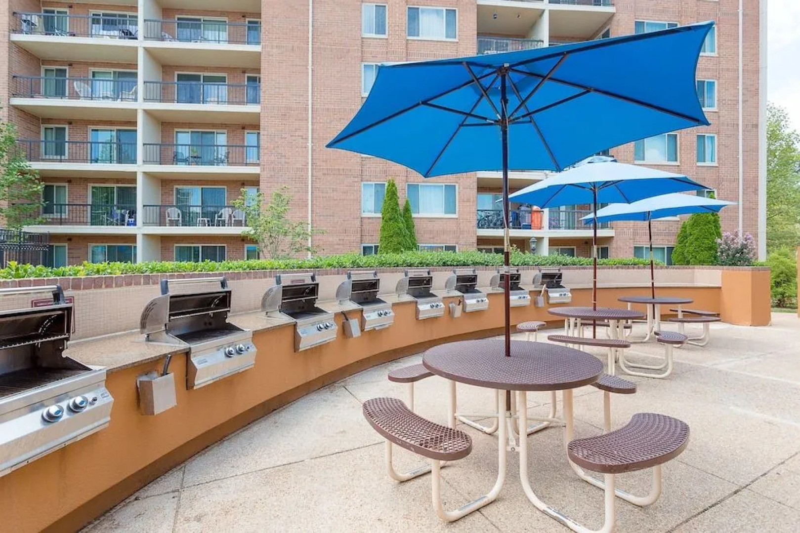 Oakwood Falls Church