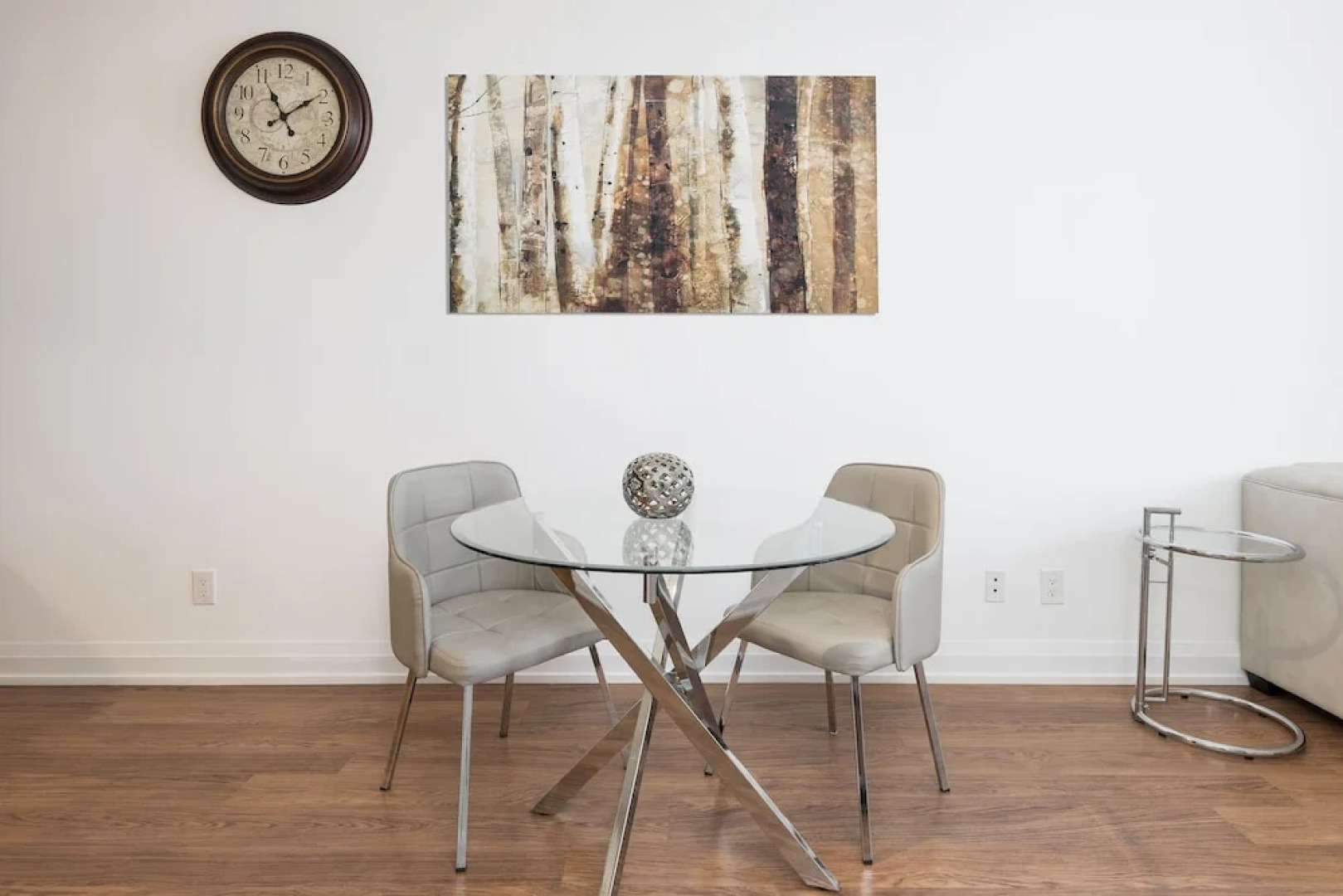 Metropolis Suites Yonge Sheppard