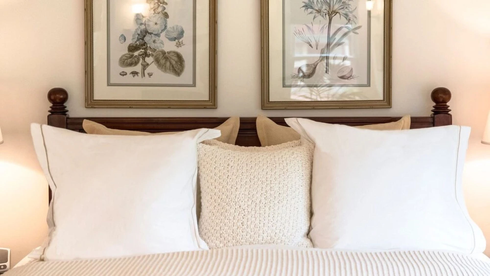 The Harbor House Inn