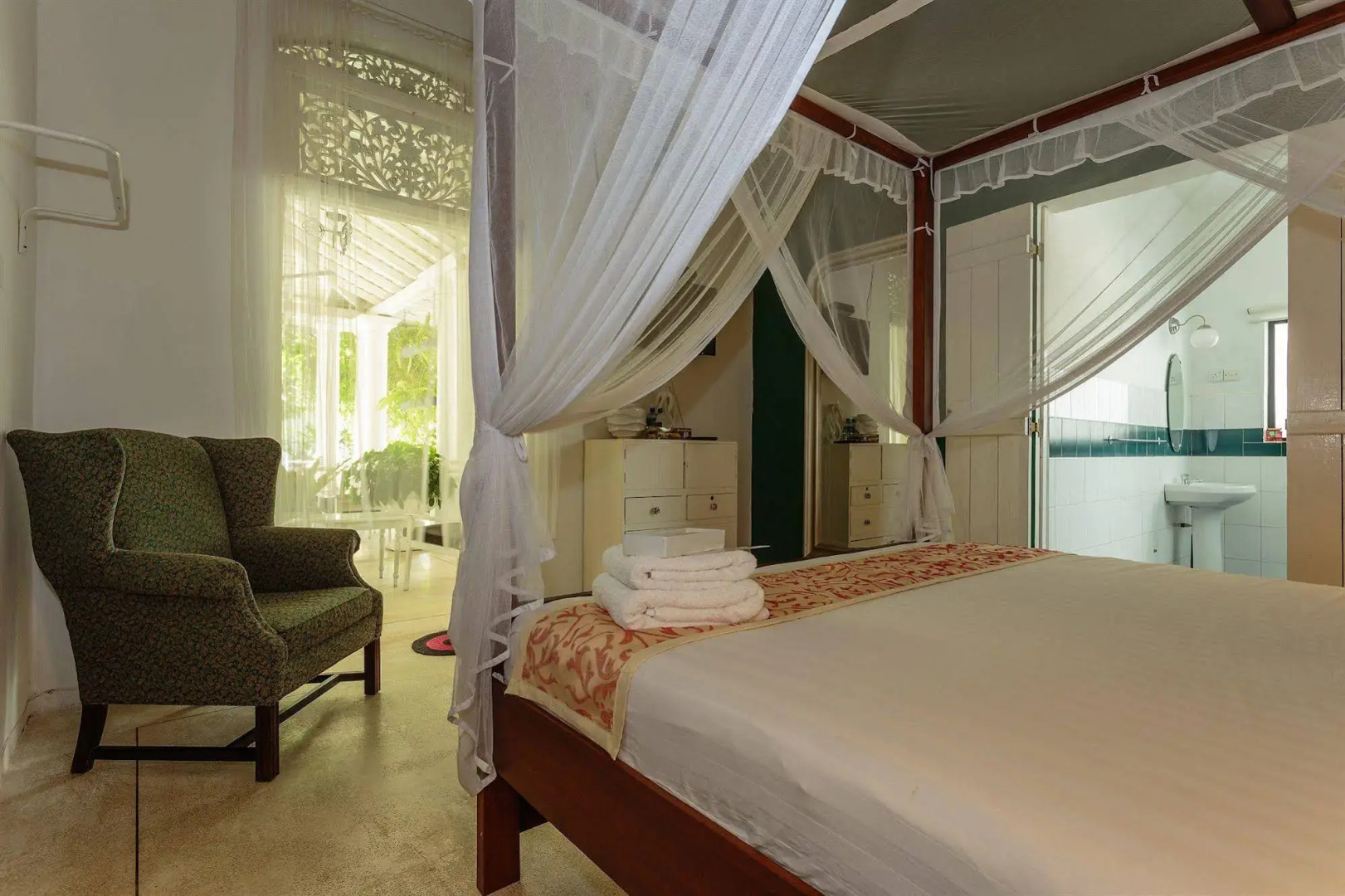 Royce Boutique Hotel