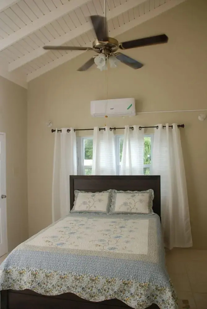 The Discovery Bay Lux Apartment