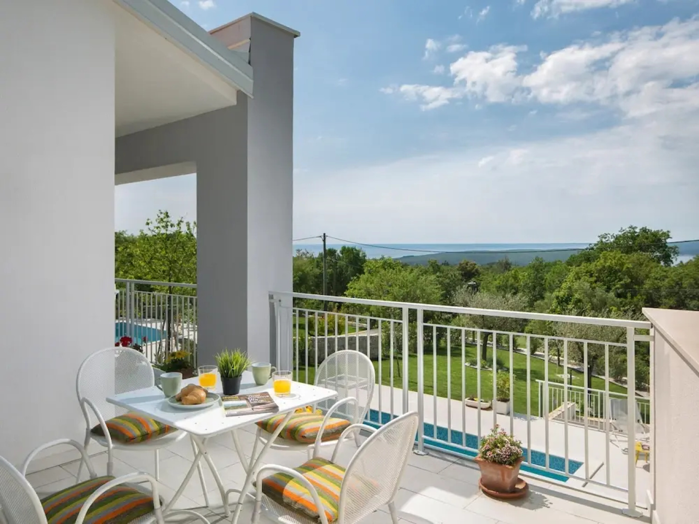 Peaceful Villa in Stanisovi With sea View