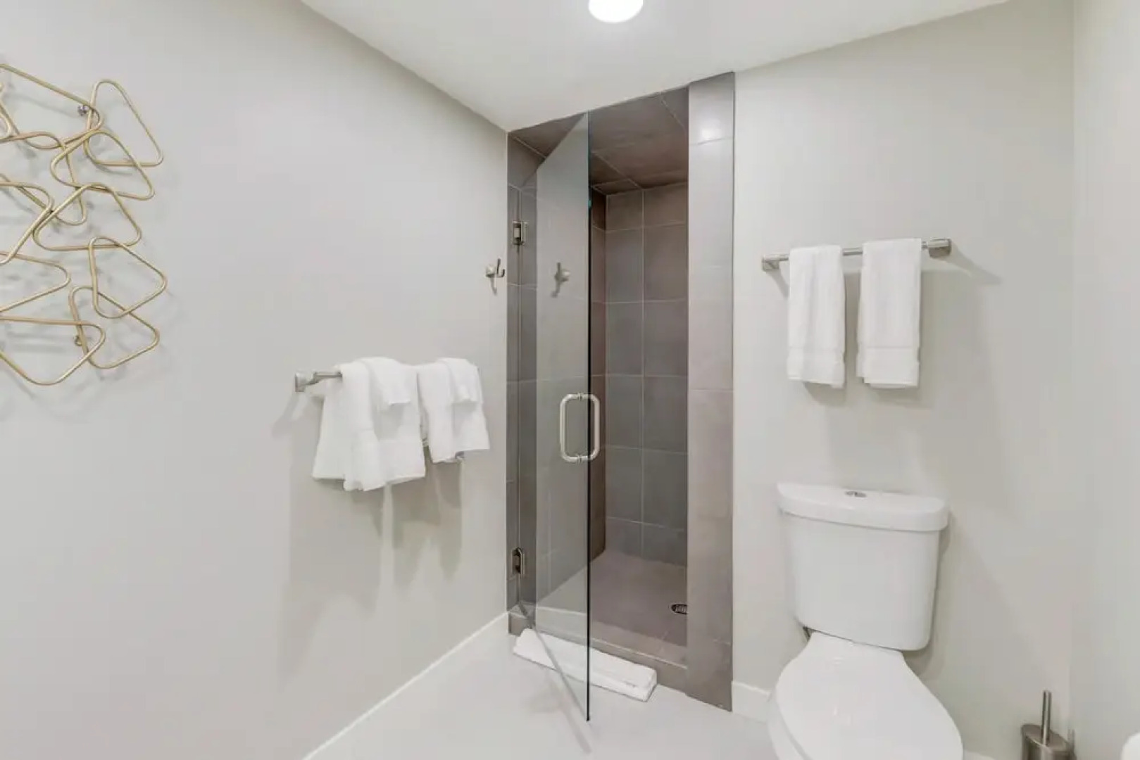 Modern River Front Luxury Chalet by Winter Park Escapes