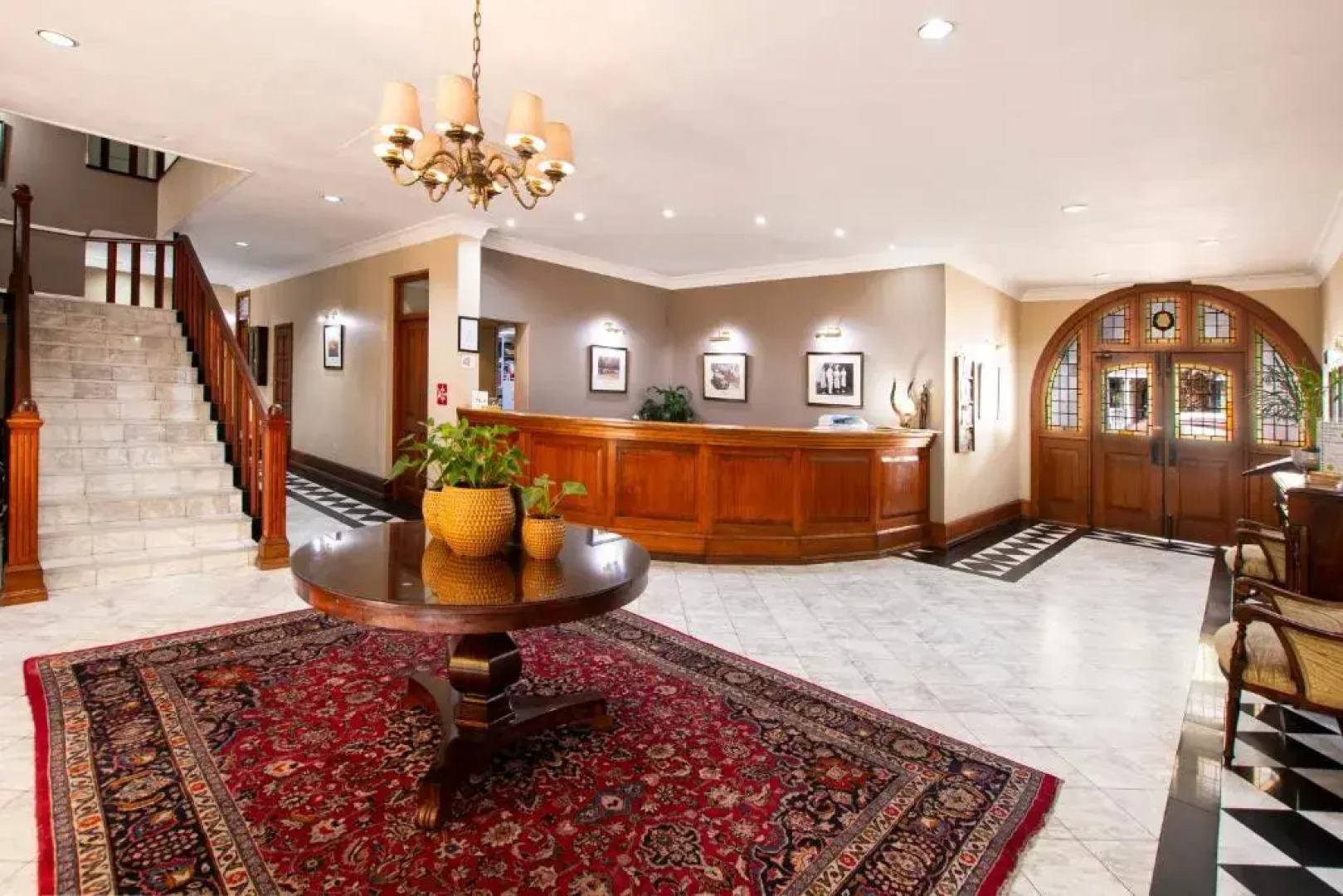 Queen’s Hotel by BON Hotels