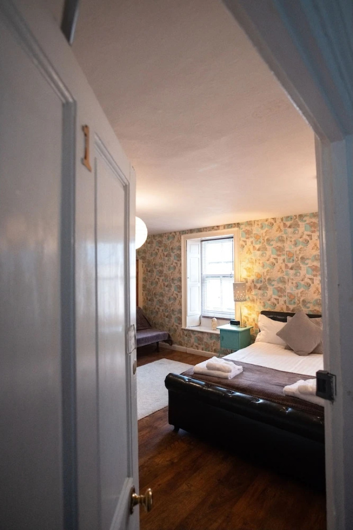 Laburnum House & Bistro En Glaze