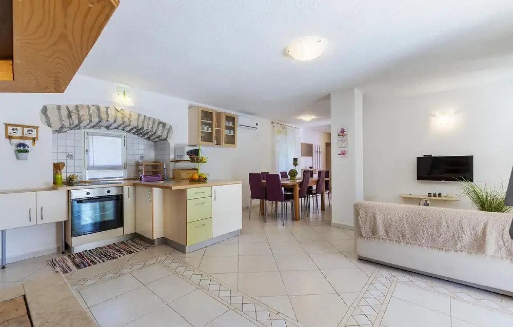 Stunning Home in Labin With 4 Bedrooms and Wifi