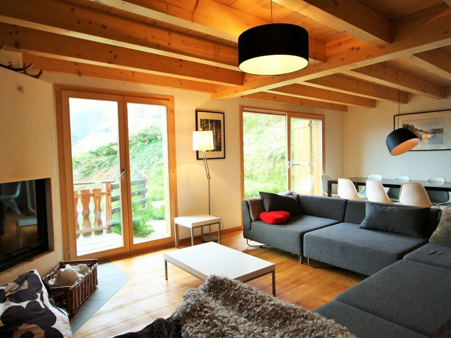 Quaint Chalet in Les Collons with Hot Tub
