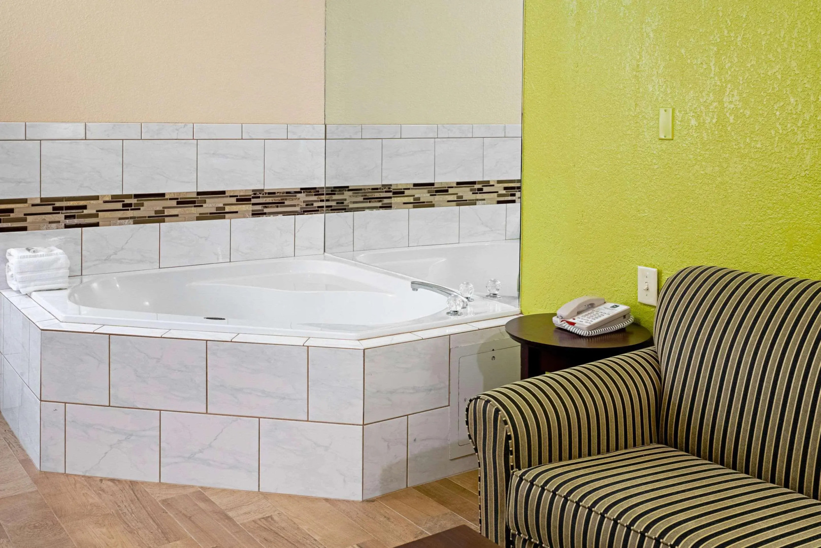 Quality Inn & Suites Robbinsville