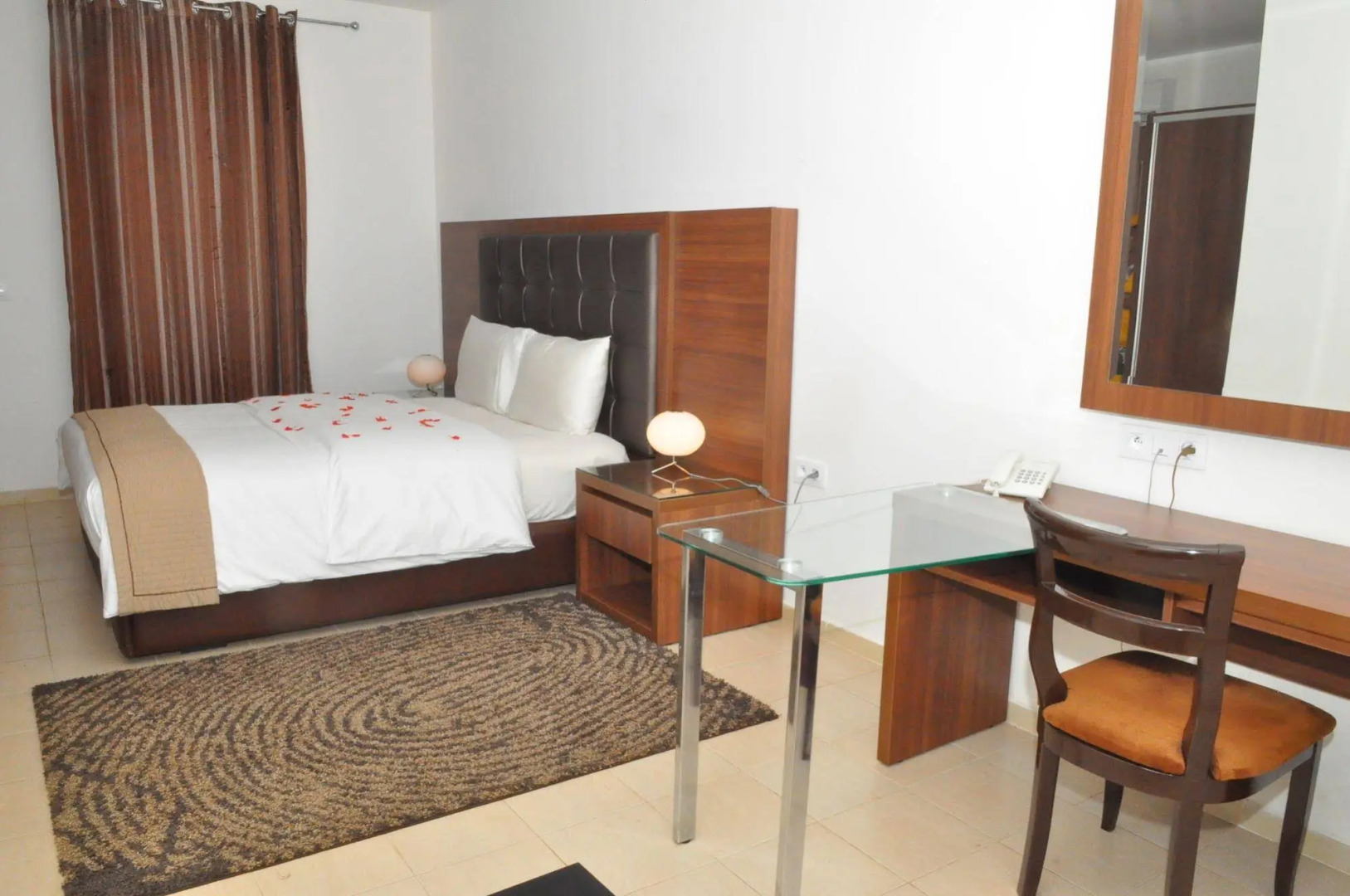 Отель Riviera Royal Hotel, Resort & Casino