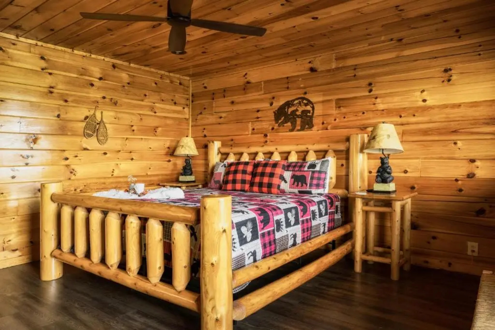 Bear Time Cabin - Scenic Mountain View, Firepit, Hot Tub, Theater, 4BR 3BA Sleeps 14