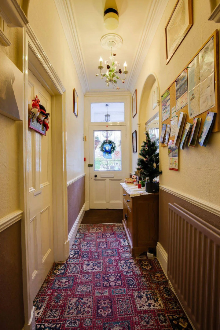 Broadlands Guest House