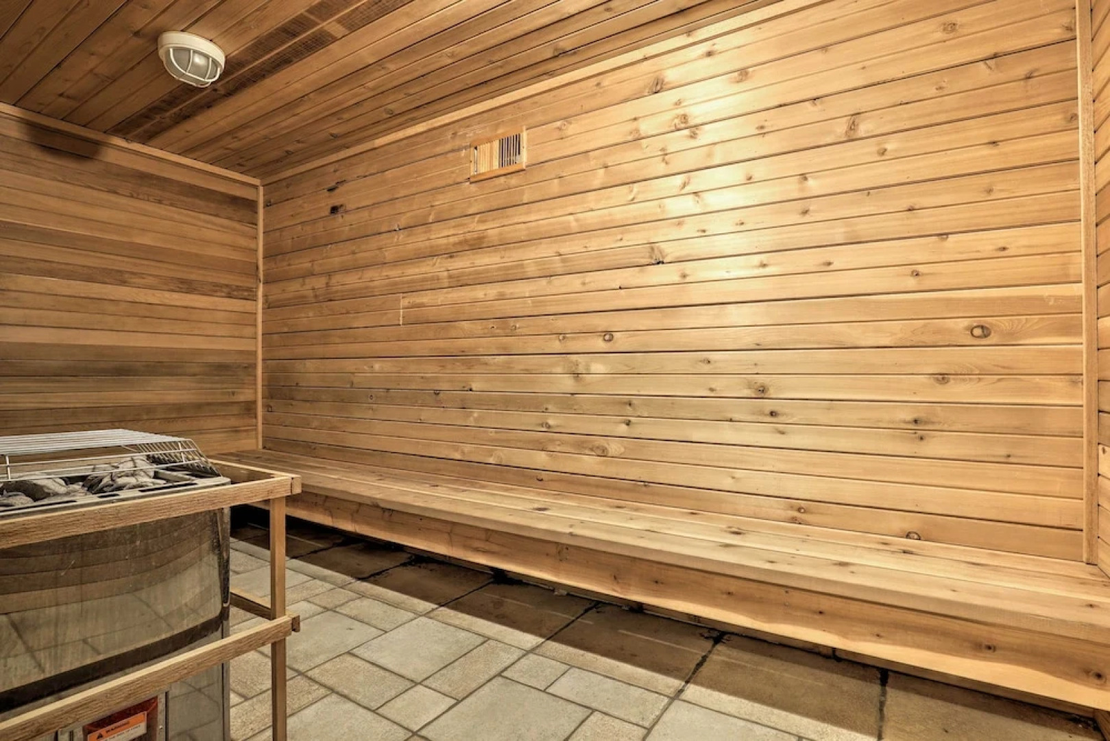 Slopeside Condo With Hot Tub + Game Room Access!