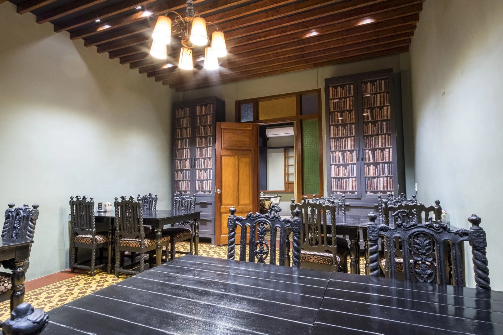 The Henry Hotel Manila