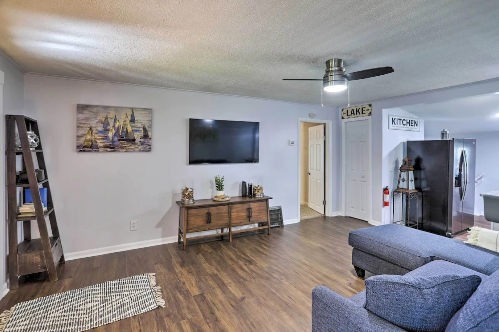 Lorain Lake Cottage < 1 Mi to Lake Erie Fun!