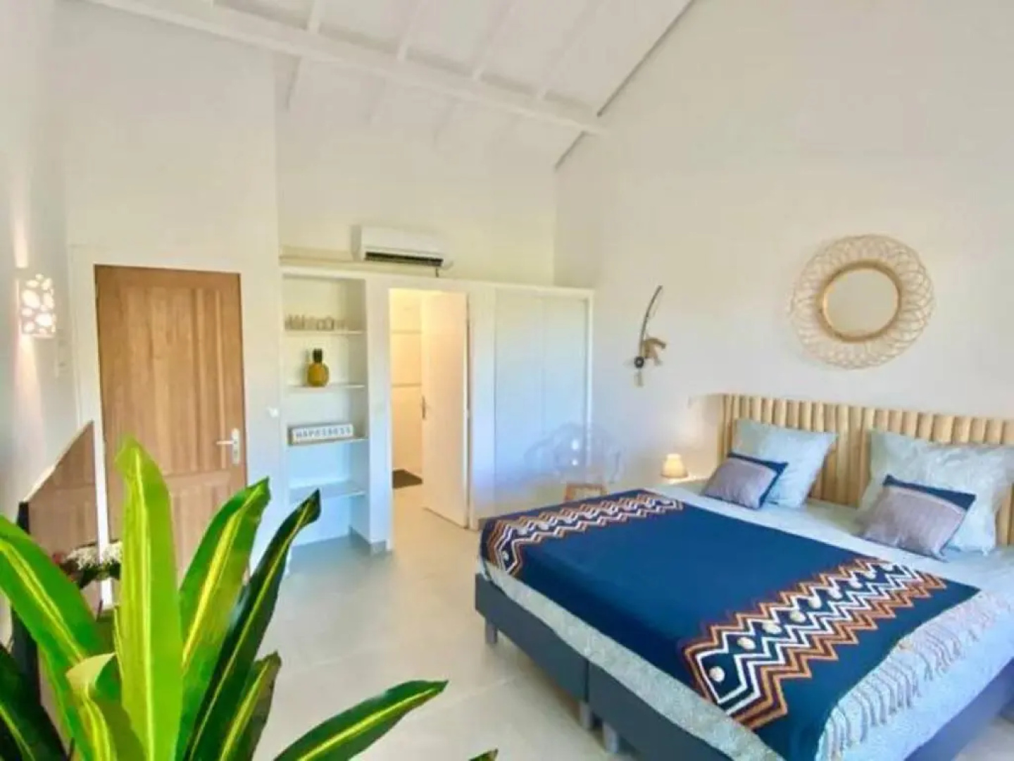 Beautiful suite S18, pool, sea view, next to paradise Pinel Island