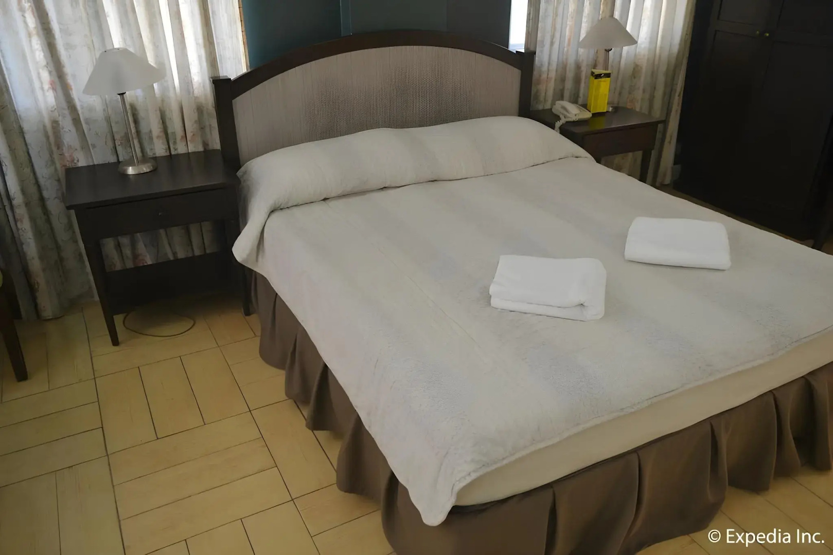 Tagaytay Country Hotel