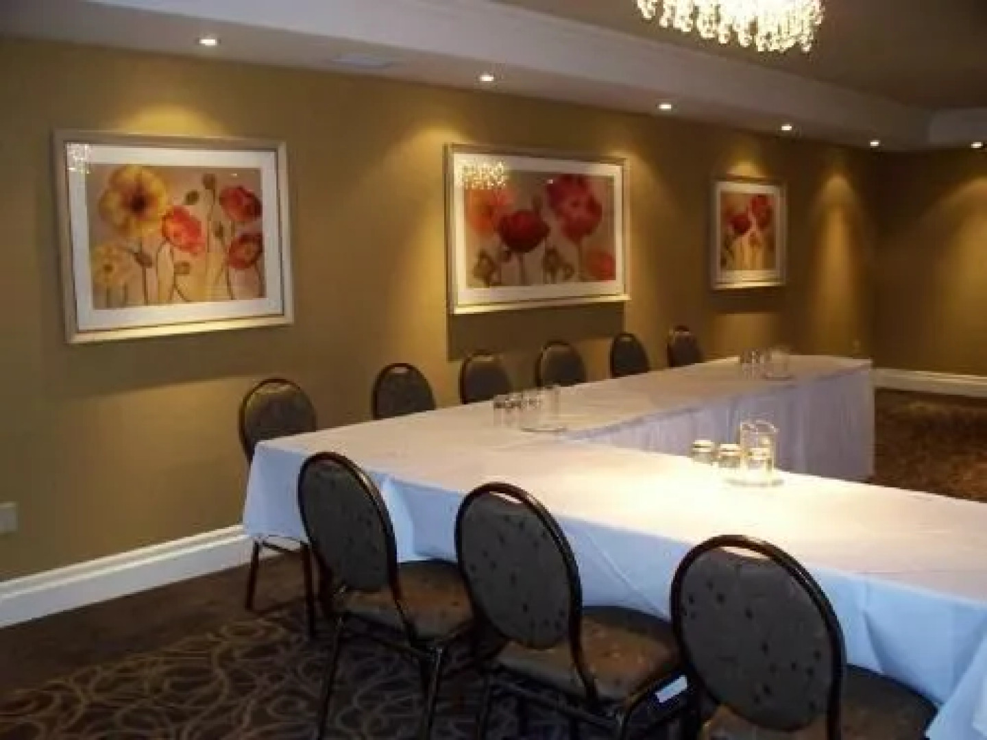 Festival Courtyard Inn