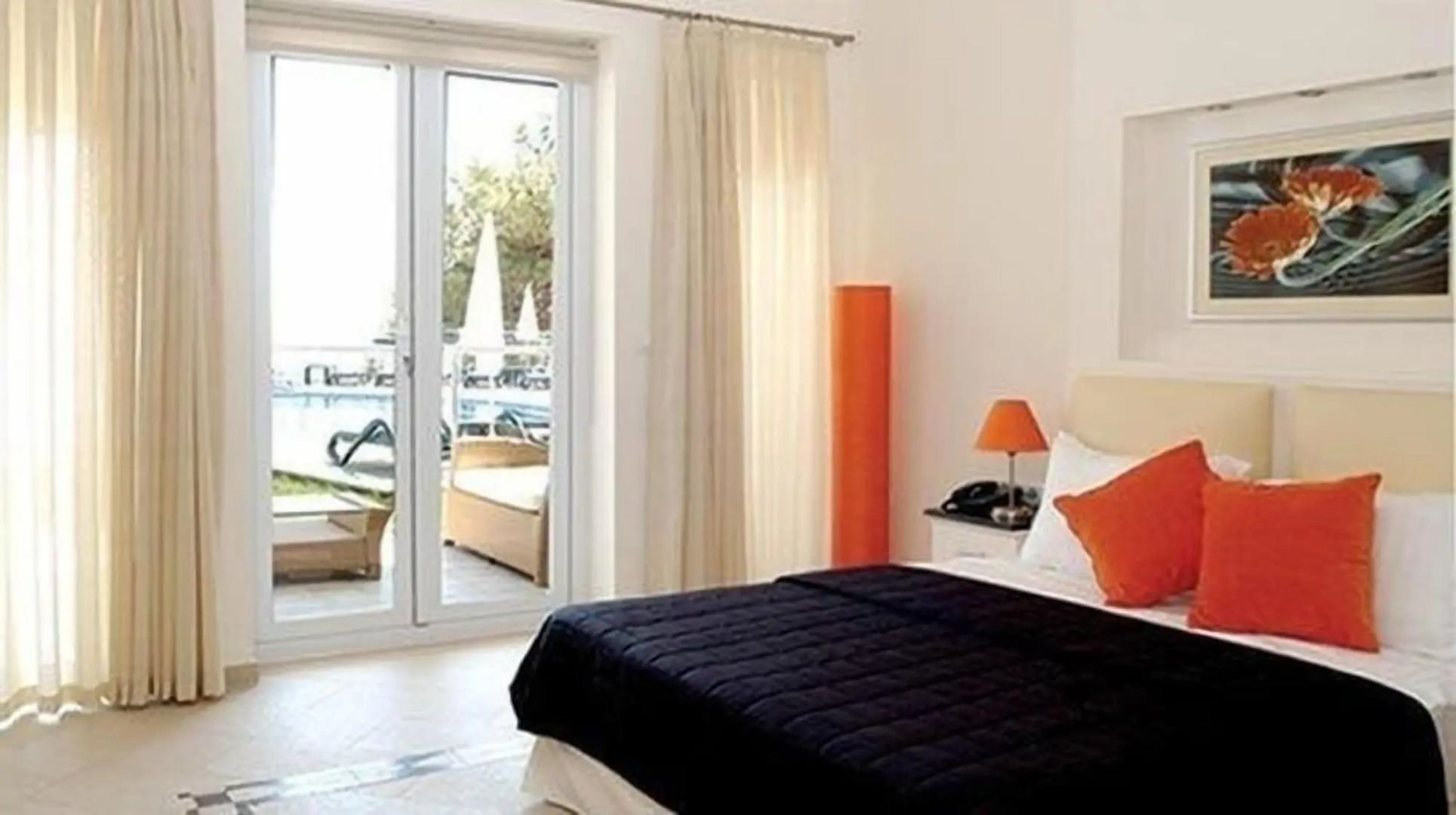 Tropical  Deluxe Suites