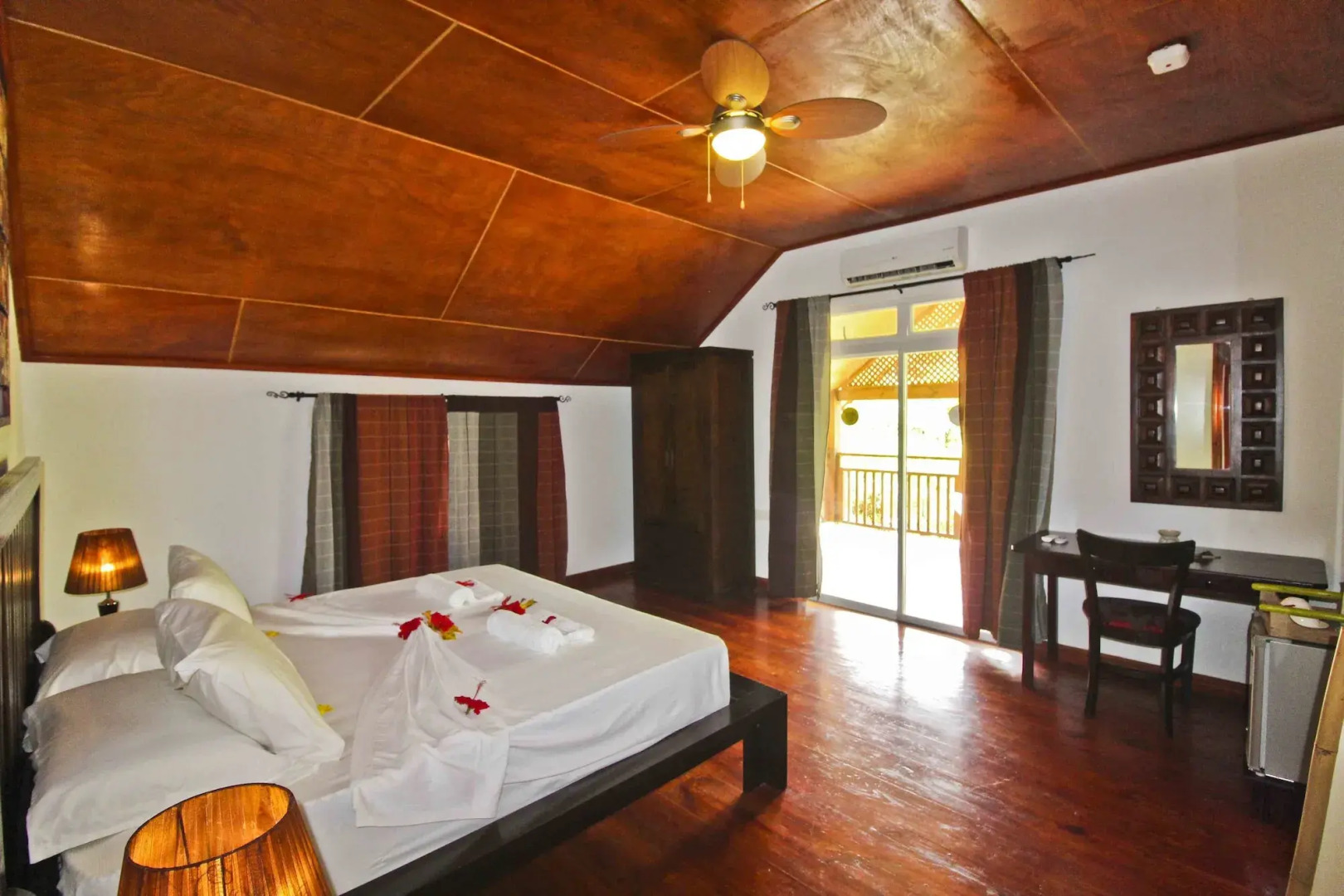 Takamaka Green Village