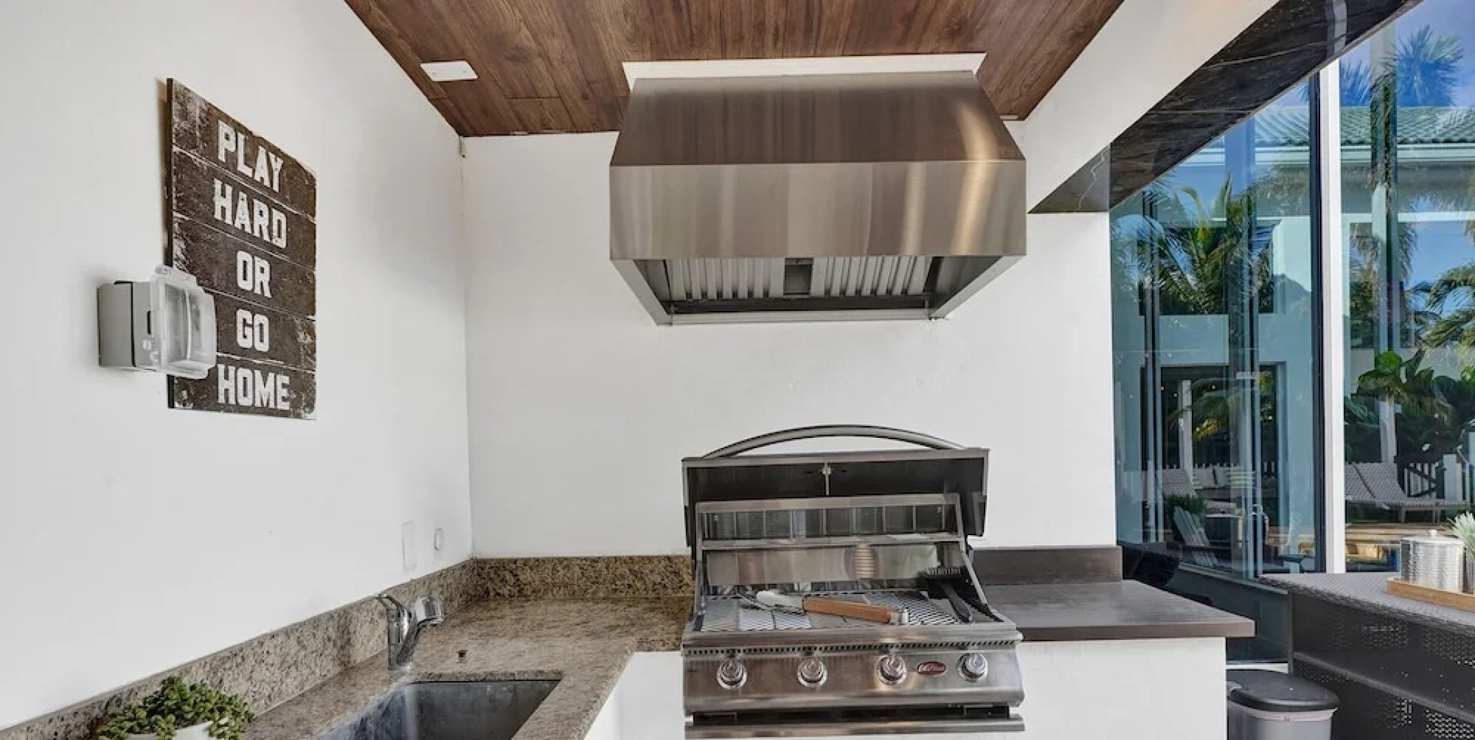 Sophia's Compound resort w heated pool