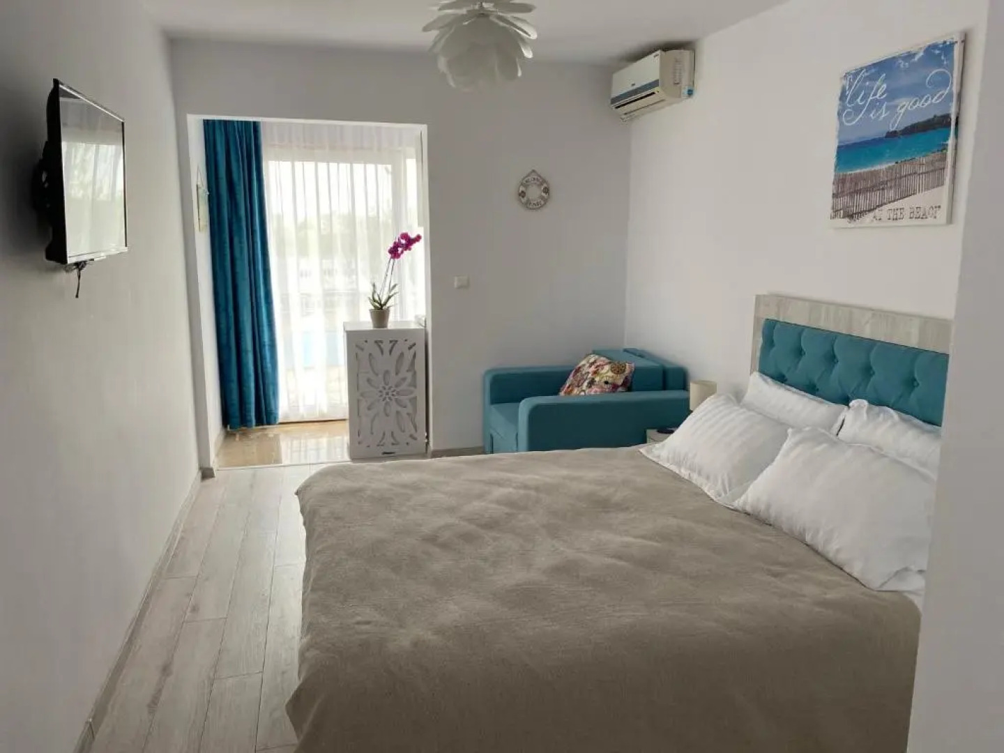 Kallatia Studio Saturn