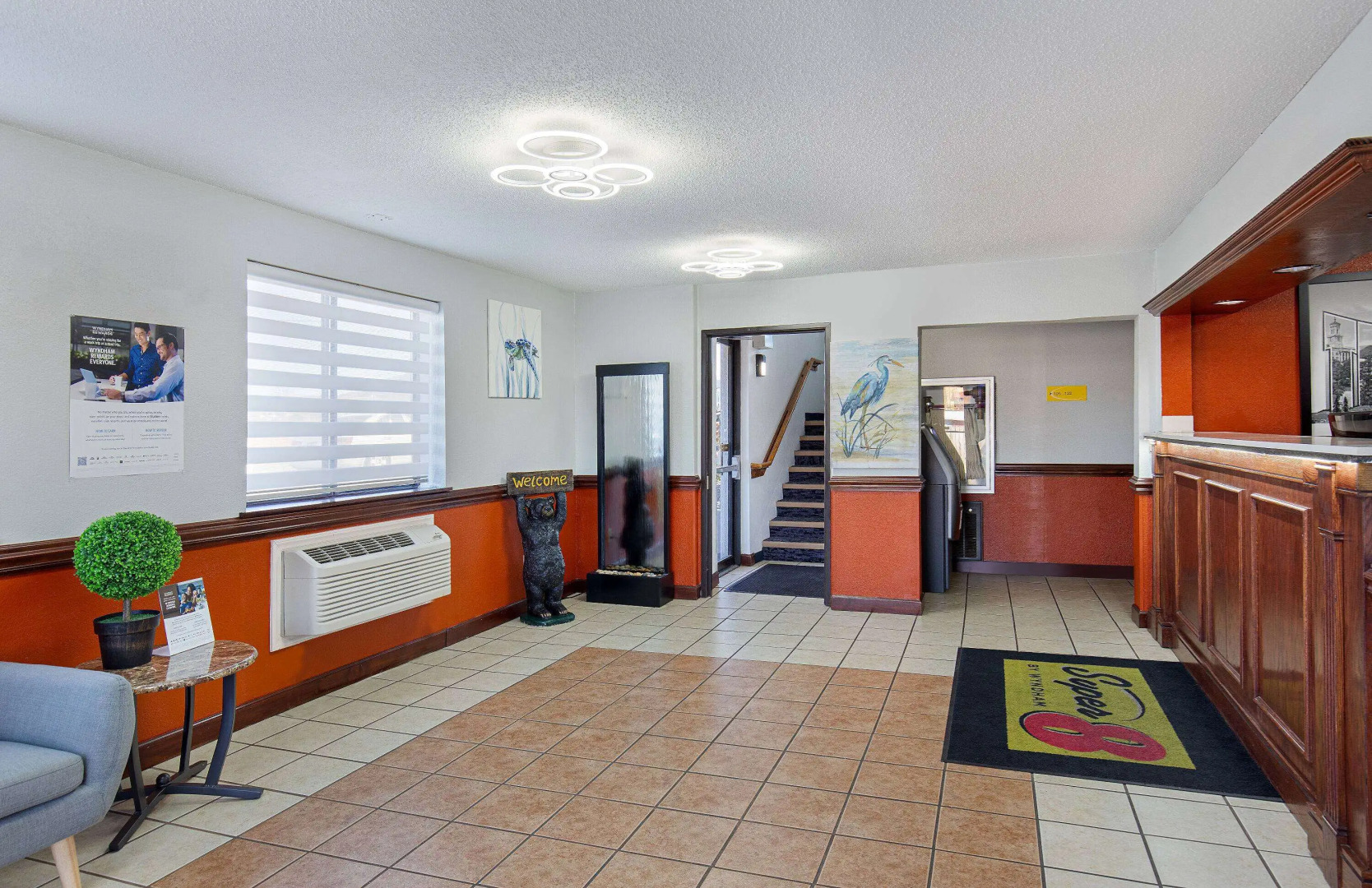 Super 8 by Wyndham Johnson City