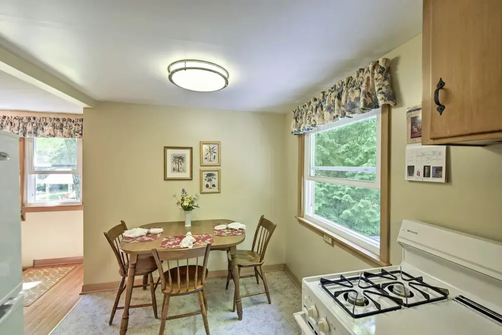 'the Carriage House:' Walk to Peninsula State Park