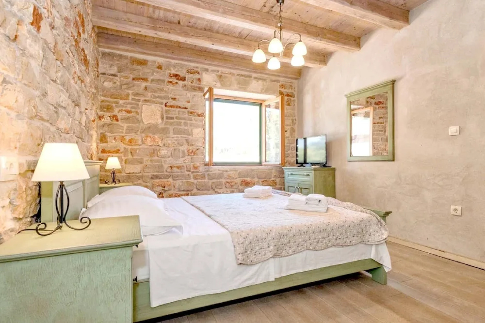 Villa With 5 Bedrooms in Stari Grad, With Private Pool, Enclosed Garden and Wifi Near the Beach