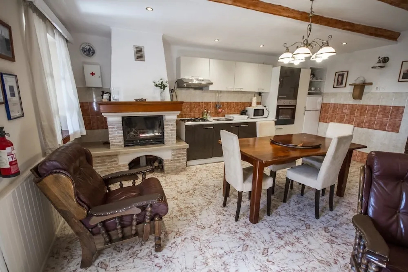 Appartment House Peresiji