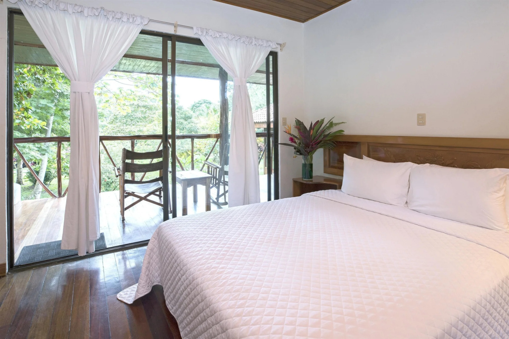 Crocodile Bay Resort