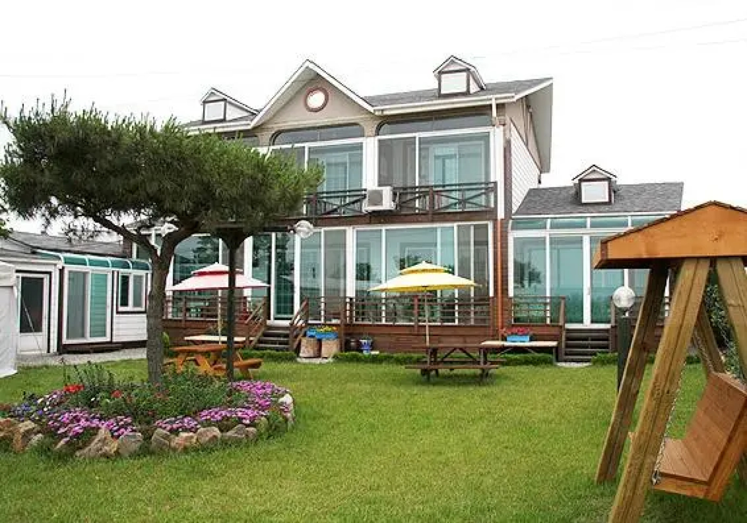 Anmyeondo Jeonyeok Noeul Pension