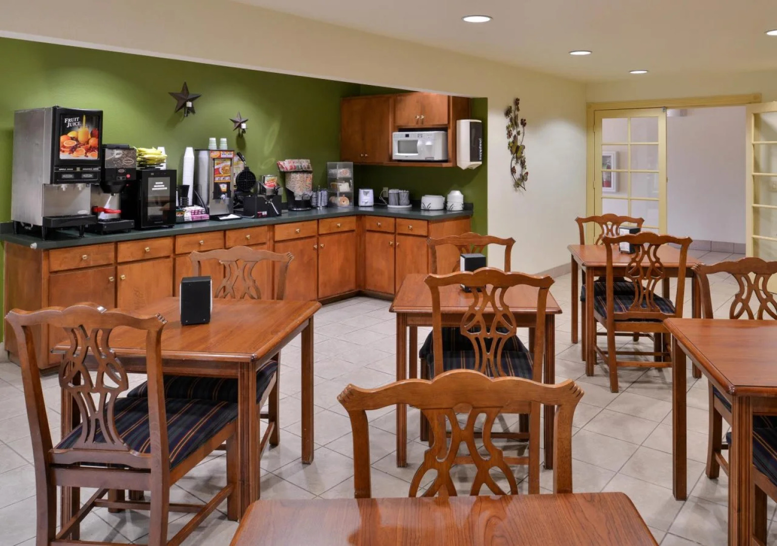 Star City Inn & Suites