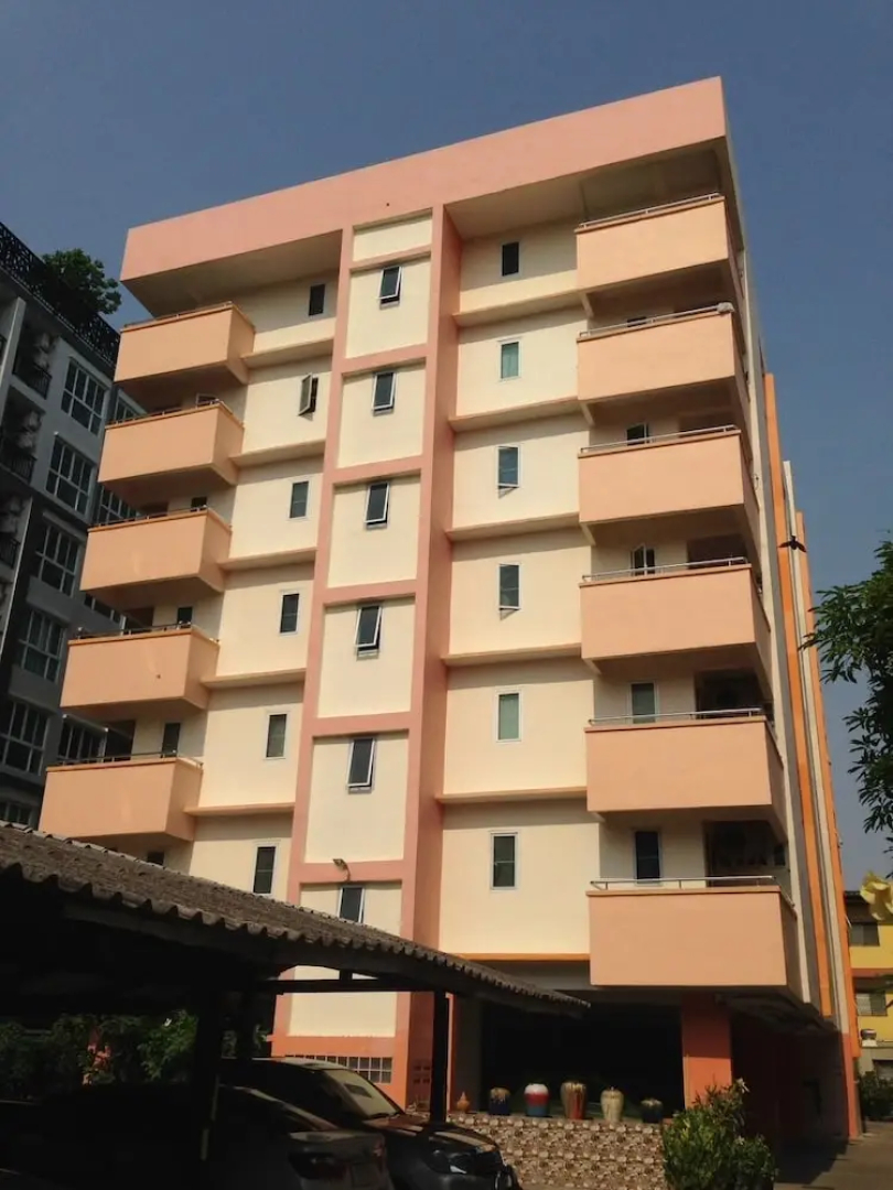 Yaowamal Apartment