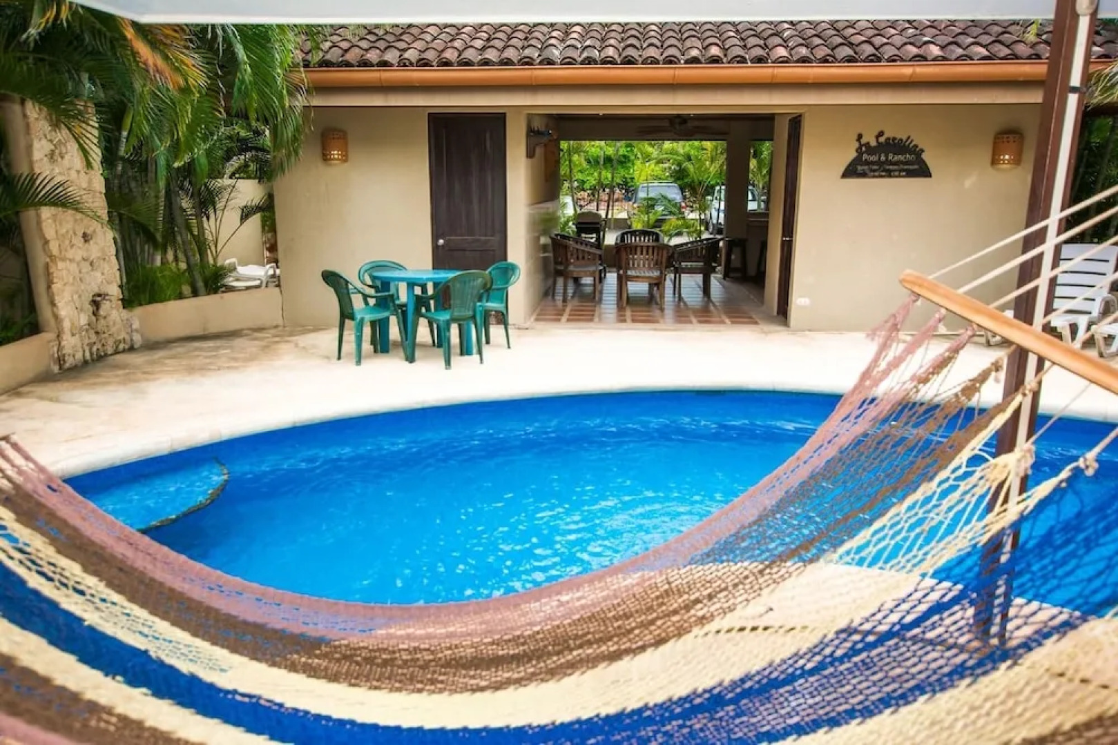 Charming unit that sleeps 4 - with pool - walking distance from Brasilito Beach