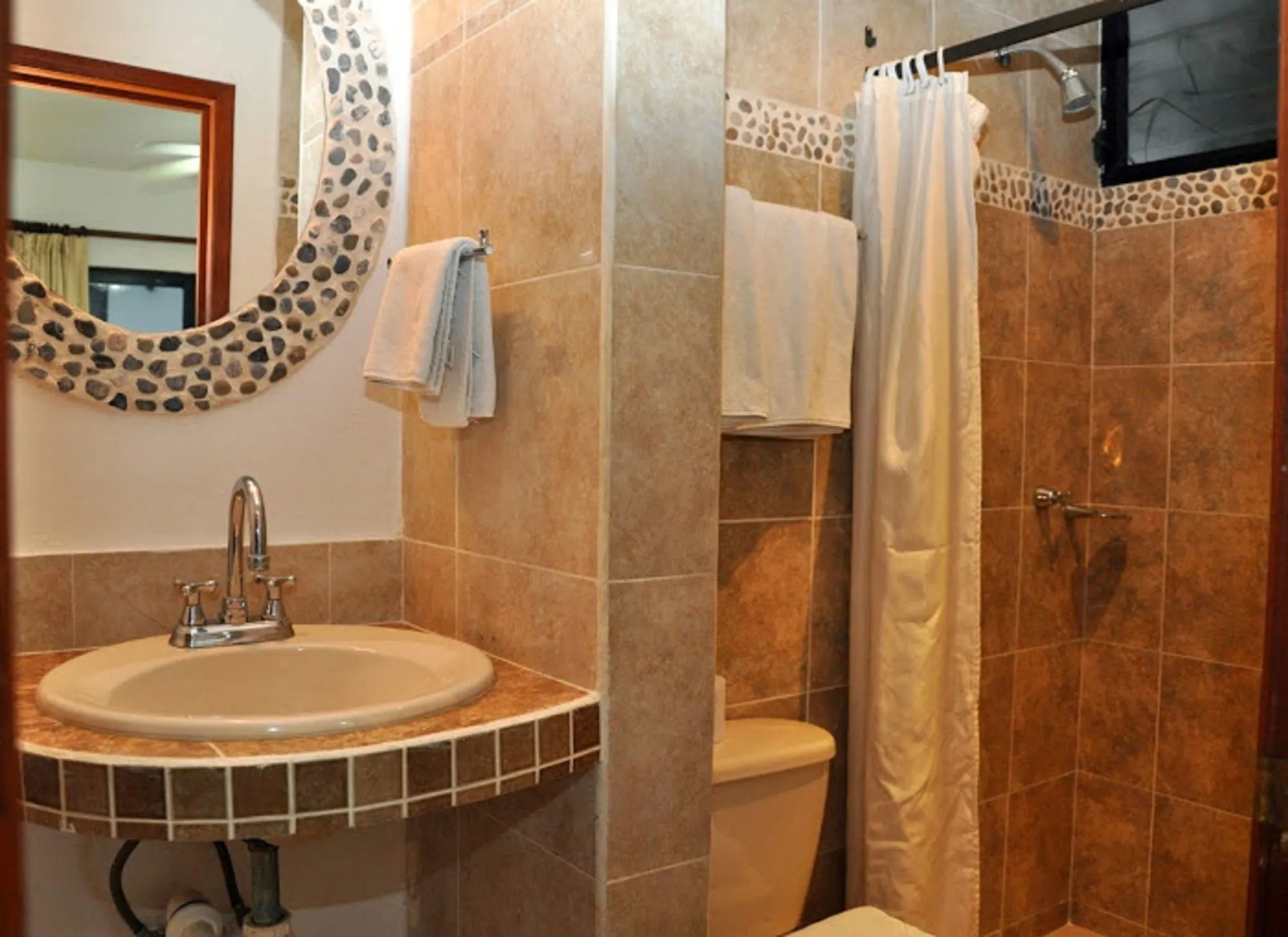 Chac Chi Hotel and Suites