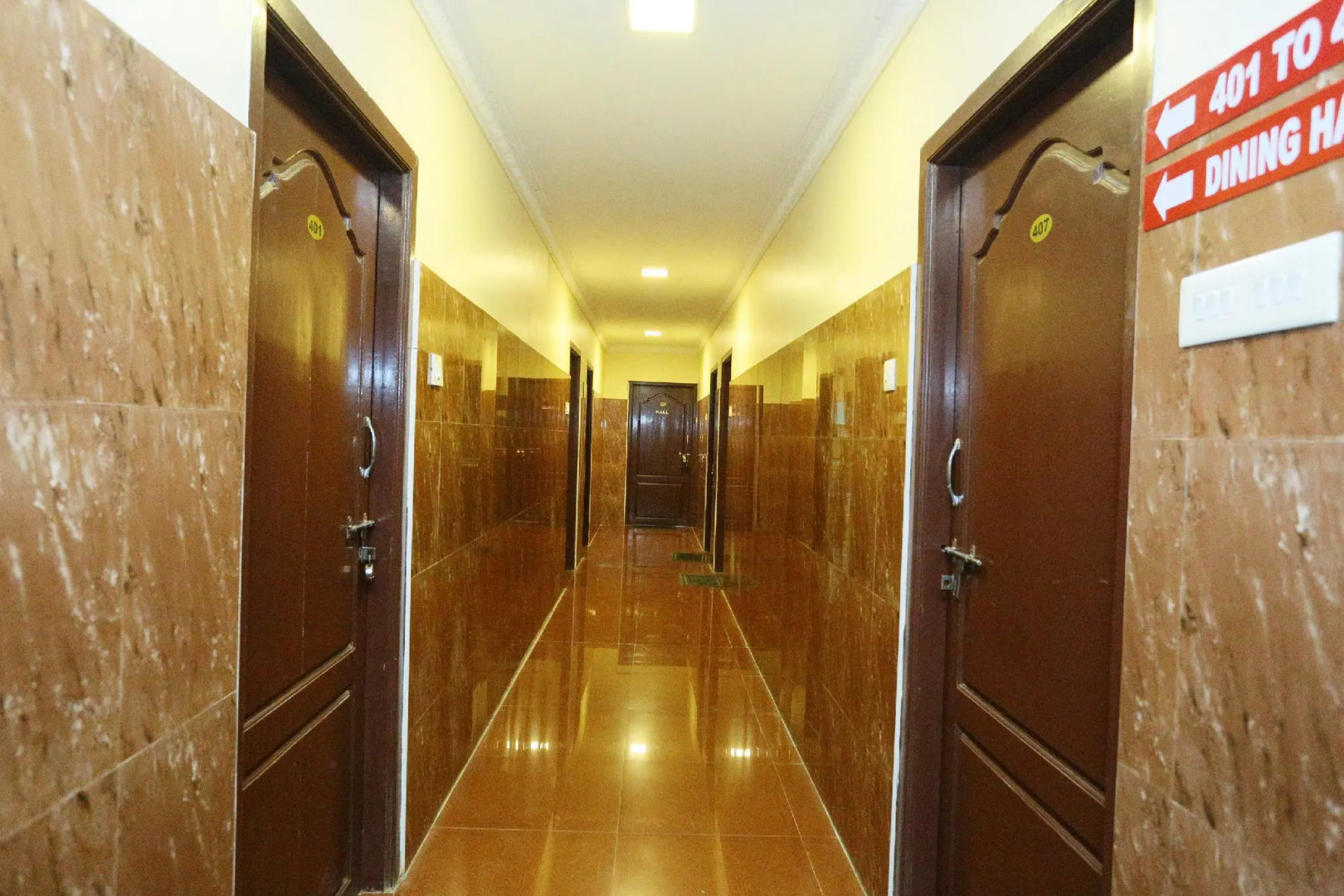OYO 16388 Hotel Jeyam