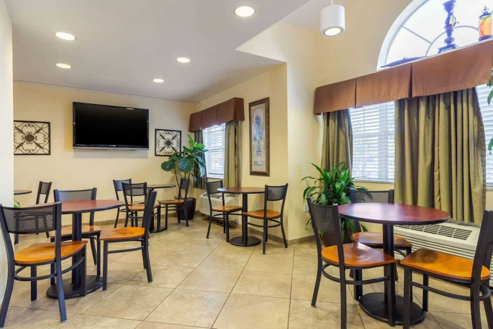 Microtel Inn & Suites by Wyndham Lehigh