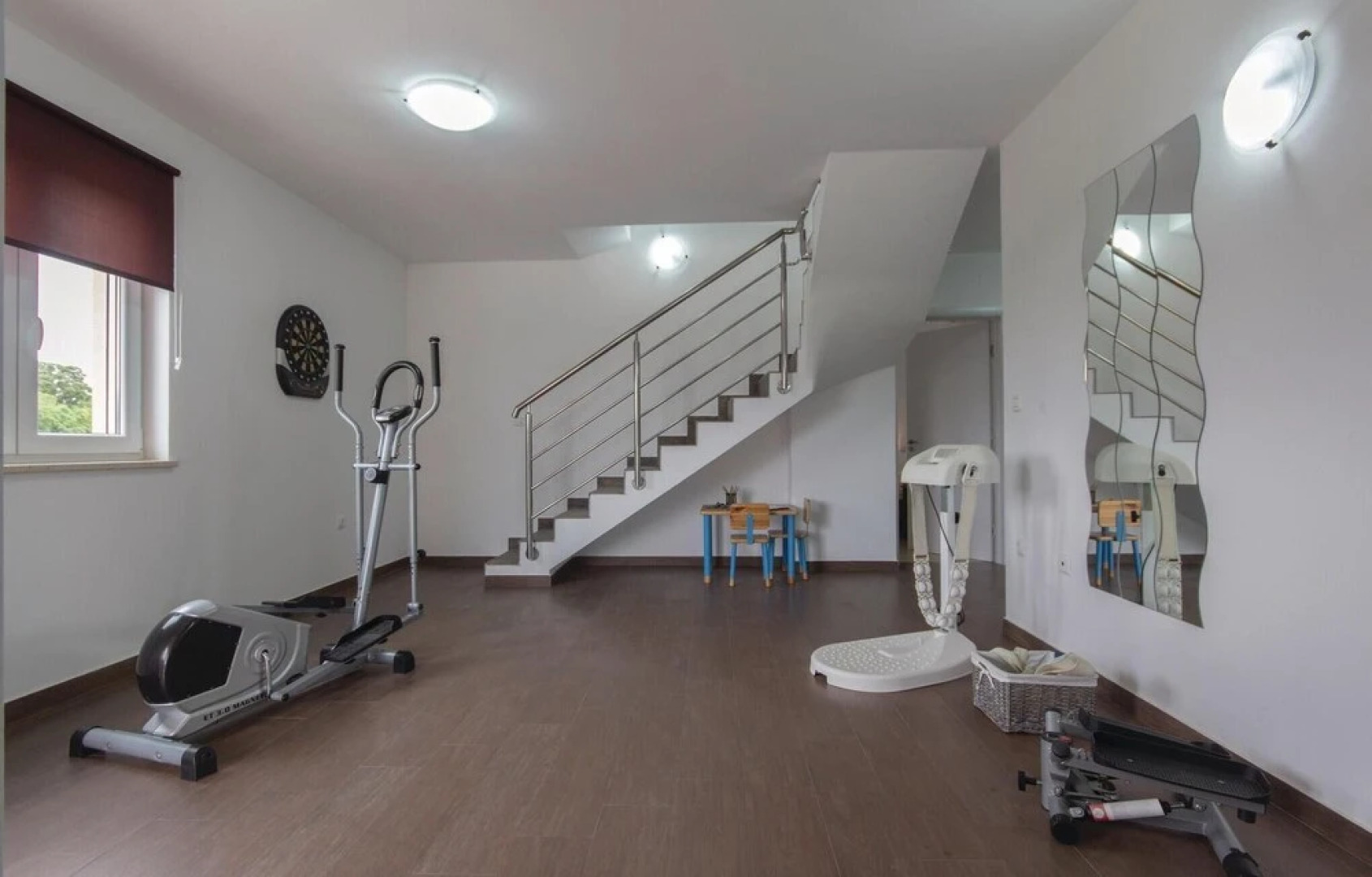 Beautiful Home in Marcana With Wifi and 4 Bedrooms