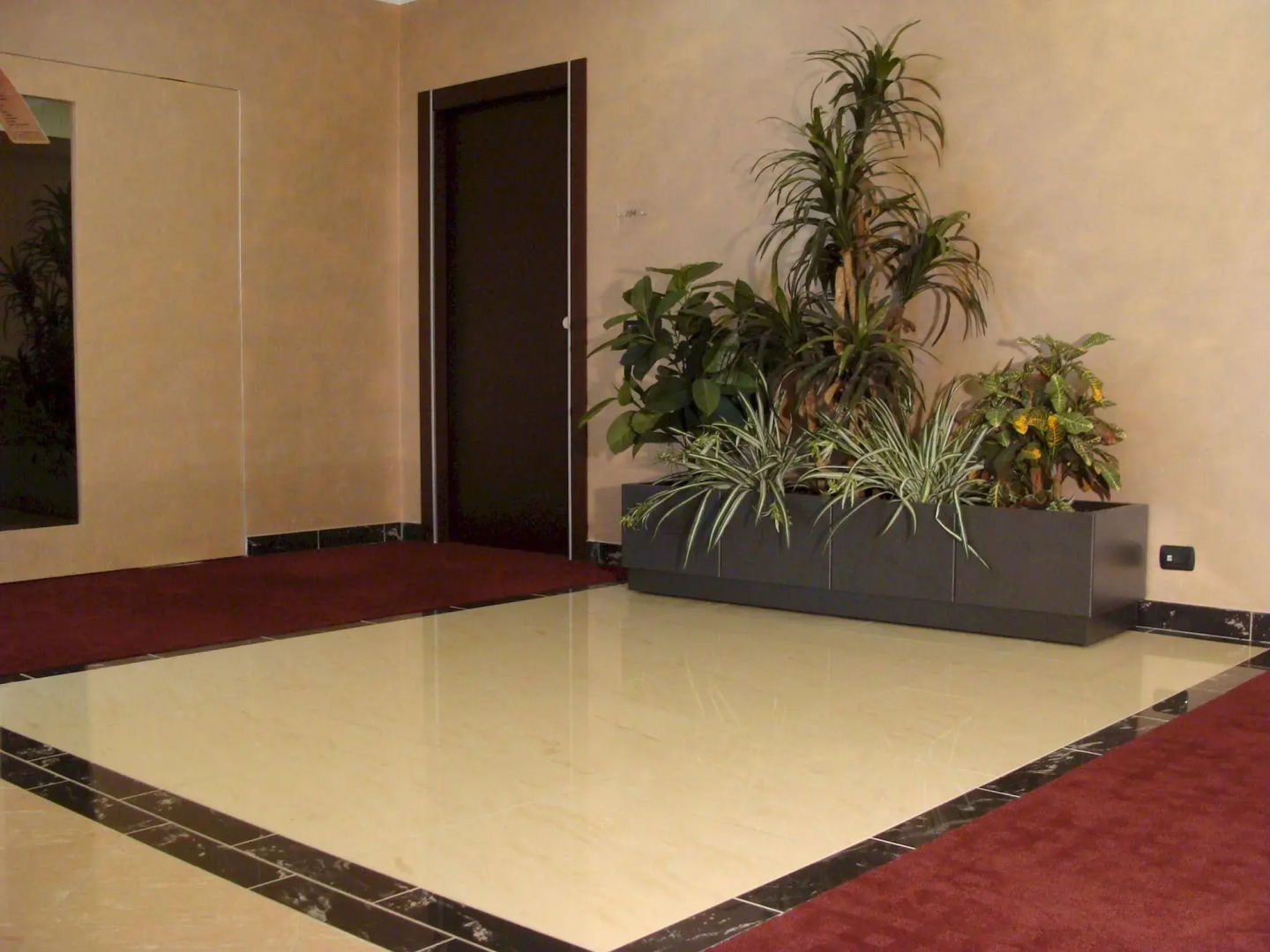 Groane Hotel Residence