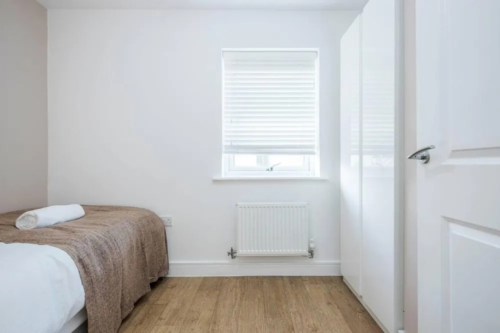 tms Cheerful 5bdr House! Thurrock! Free Parking!