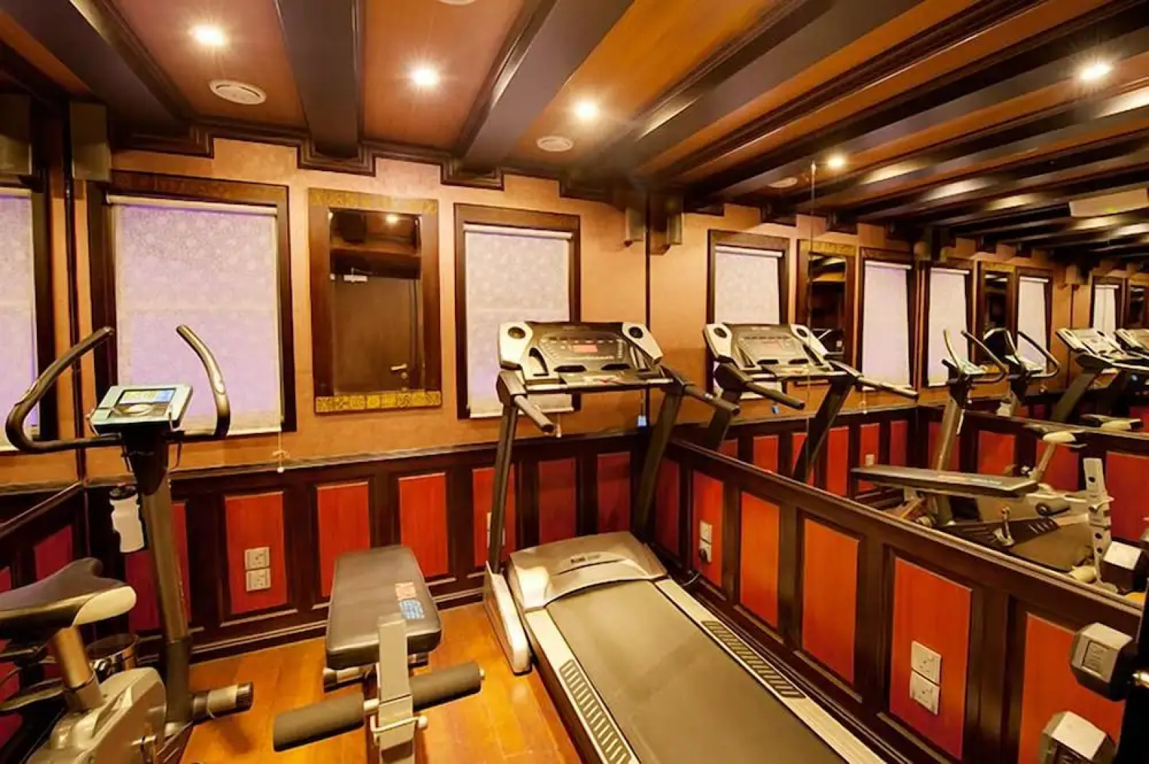 Dhaainkan'baa - Luxury Yacht