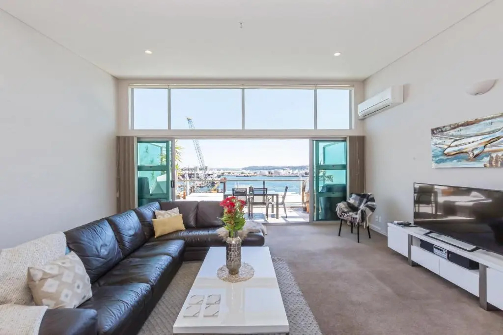 Luxury 3Br, 1.5 Bath Penthouse With Fabulous Views
