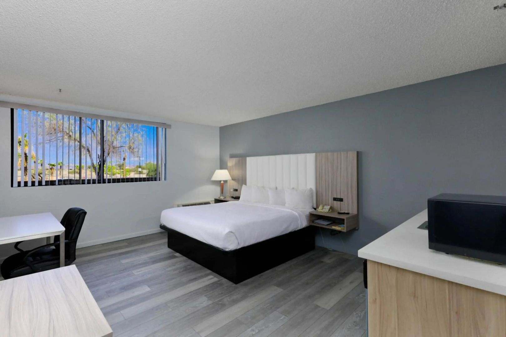 Studio 6 Suites Lake Havasu City, AZ