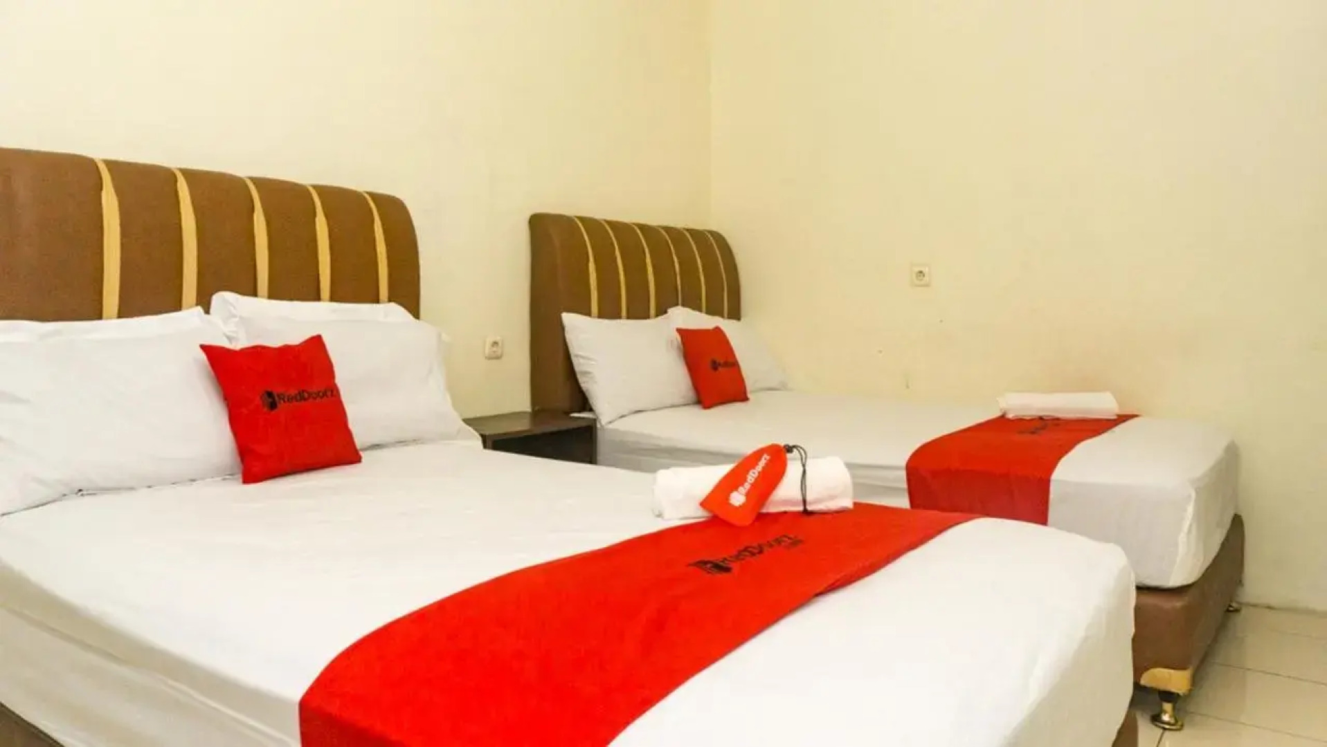 Hotel Surya Java by RedDoorz