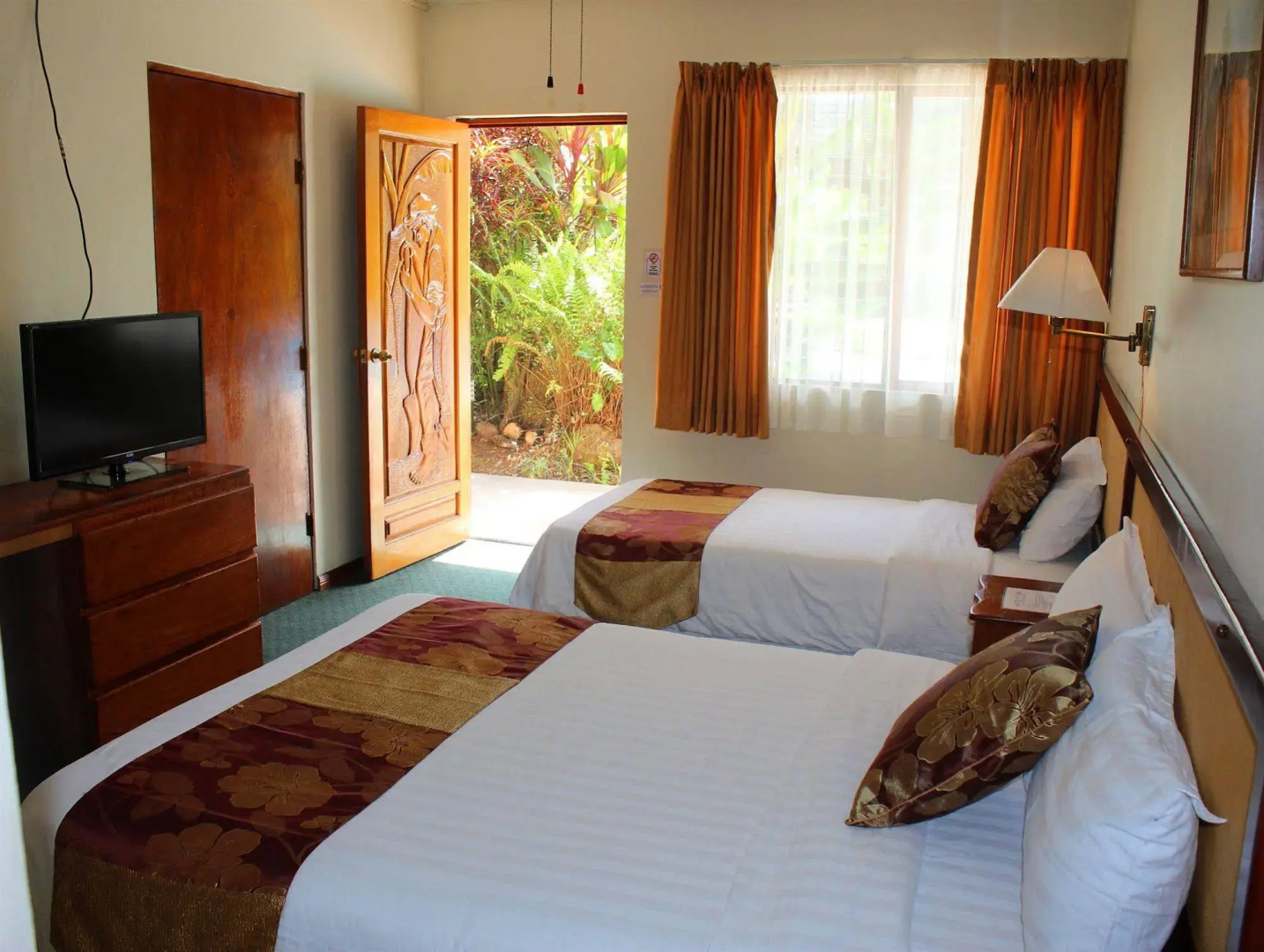 Soluxe El Sesteo Hotel